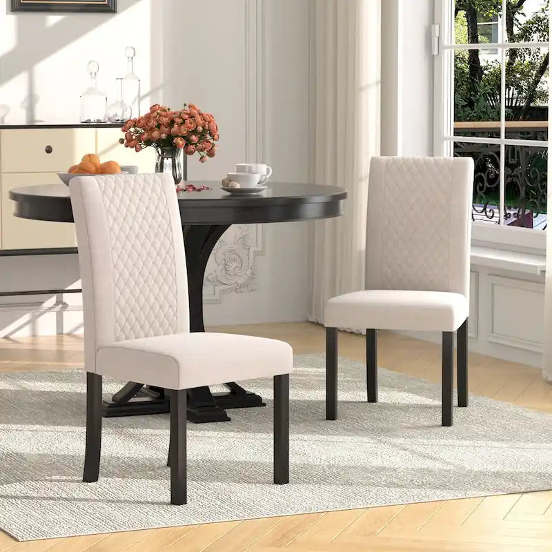 Set di 4 sedie da pranzo imbottite con schienale alto e gambe in legno massello