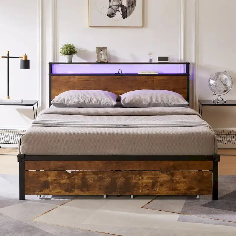 Letto matrimoniale in metallo con luci LED, testiera in legno e due cassetti portaoggetti