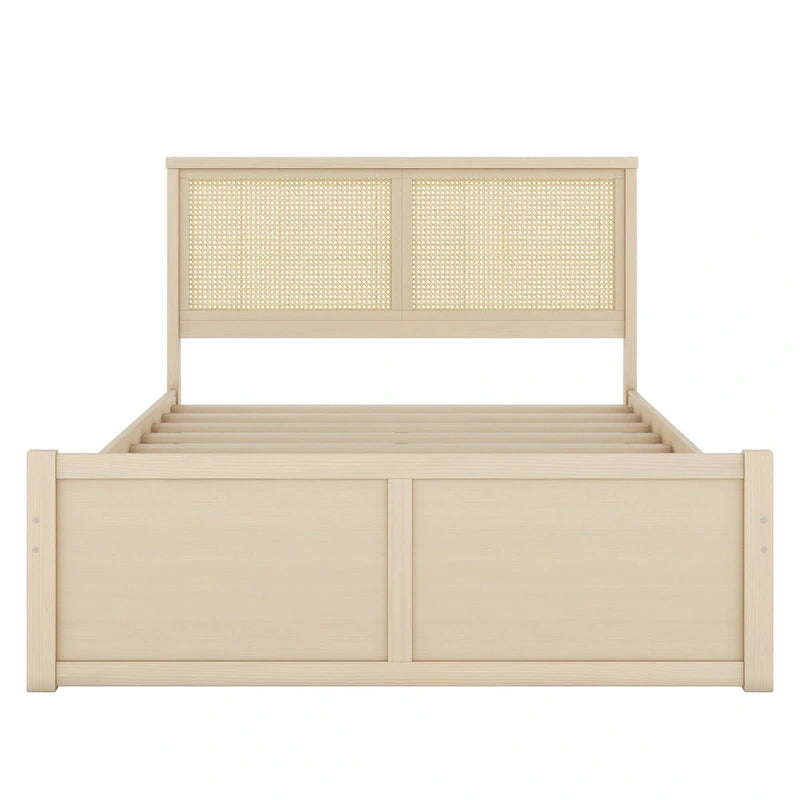 Letto matrimoniale con struttura in legno e 4 cassetti contenitore, con testiera in rattan