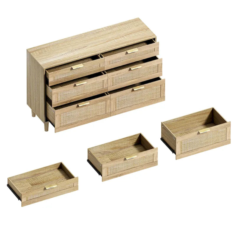Comò a 6 cassetti con frontali in rattan, maniglie in metallo e gambe in legno