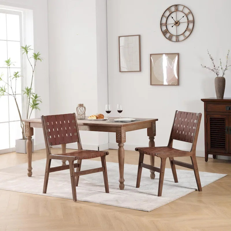 Sedia da pranzo intrecciata con gambe in legno massello